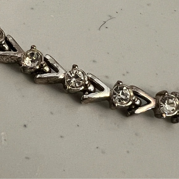 Vintage Avon Silver Plated Tennis Bracelet - Picture 5 of 7